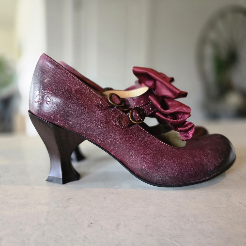 John Fluevog BAROQUE CARAVAGGIO T-STRAP HEELS 7.5